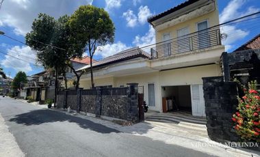 RUMAH DIKOMPLEK EXCLUSIVE 2 LANTAI DIJUAL – DAUH PURI, DENPASAR BARAT.