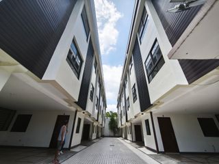 Holy Spirit Quezon City 3 Storey Townhouse 3 Bedrooms near Commonwealth RG