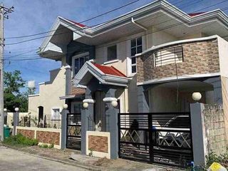 HOUSE AND LOT FOR RENT IN CORDOVA