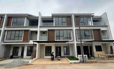 Rumah 3 lantai di Diamond Pavillion dekat Pelabuhan Batam Centre