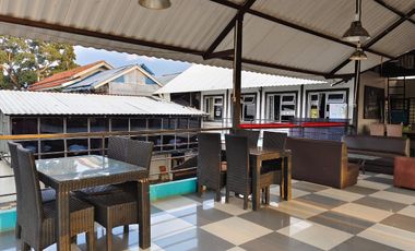 Bangunan Cafe Komersil 2 Lantai Jalan Raya Kolonel Masturi. Cipageran Cimahi Utara. Jawa Barat.