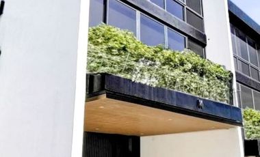 Spacious Townhouse for Sale in San Juan