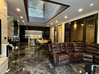 Dijual rumah Casa Goya 5+2BR Furnish mewah uk 220m at Jakarta Barat