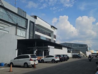 Kantor4 Lantai dengan Gudang Akses Kontainer 40" di Sentra Industri Terpadu III PIK Jakarta Utara
