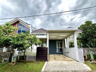 DIJUAL Rumah Cantik Semi Furnish Best Quality Siap Huni Keamanan 24 Jam Dg One Gate System Dekat Pusat Perbelanjaan dan Kampus Ternama di Austinville