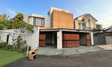RUMAH DIJUAL MEWAH DESIGN TROPICAL BALI  DI MERTILANG BINTARO JAYA BONUS FULL FURNISHED