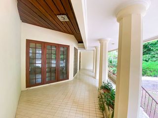 Rumah Mega Kuningan Hoek LT 865m² Under NJOP 50M Hitung Tanah
