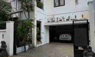 RUMAH MEWAH DIJUAL DEKAT RAGUNAN JAKARTA SELATAN.