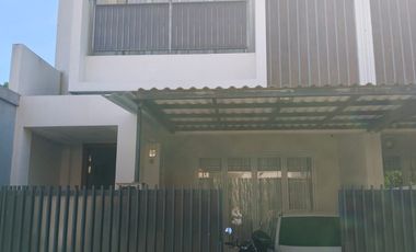 RUMAH 2 LANTAI DI KESAMBI KEROBOKAN BADUNG DEKAT MALL