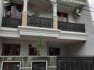 Dijual Rumah 2 lantai di Kayu Putih Jakarta Timur