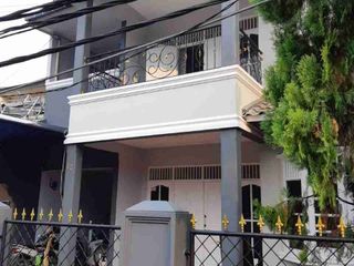 Rumah 2 lantai nyaman, rapi, siap huni dalam komplek di Jatipadang Pasar Minggu Jaksel