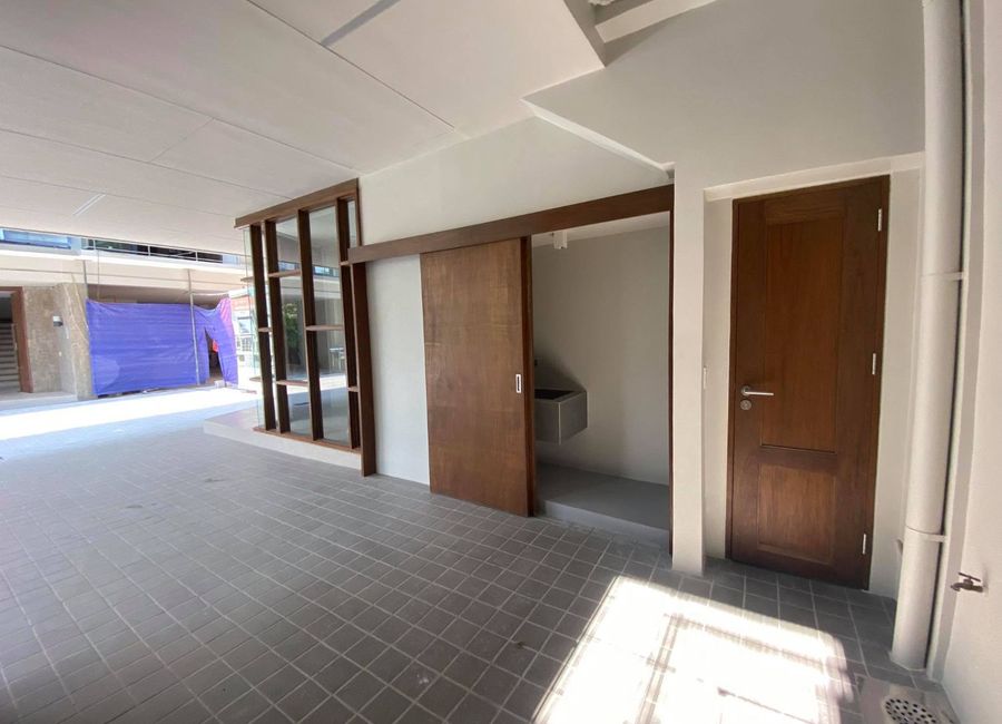 Luxury 4BR Townhouse with Attic for Sale in Paco Manila-MD | Lamudi.com.ph