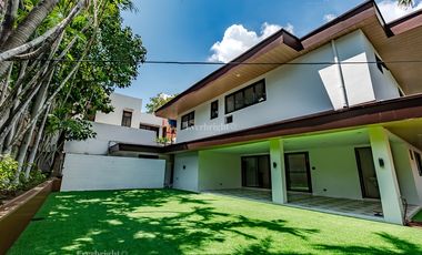 HOUSE & LOT FOR SALE IN MERVILLE PARK SUBDIVISION