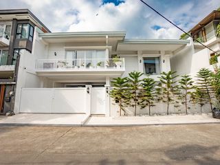 RUSH SALE! 6BR House & Lot in AFPOVAI Subdivision, Taguig City