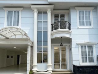 Dijual Rumah Mewah Full Furnish di Jakarta Timur Siap Huni lokasi di lingkungan yang paling premium