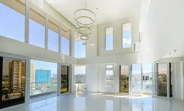 252.5 sqm 3 Bedroom Penthouse with Maid's Room for Sale in Parañaque