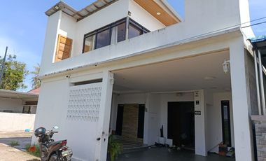 Dijual Rumah 2 Tingkat Komplek Villa D'hill Lokasi Strategis Rp. 795 JT - Kota Pontianak