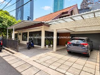Dijual Rumah Layak Huni Cocok Untuk Dijadikan Kost atau Silent Office di Setiabudi Timur