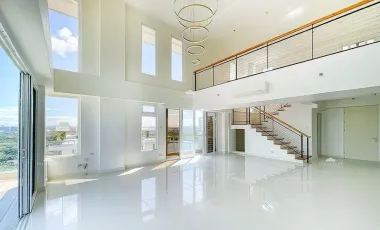 Corner 3 Bedroom 3BR Penthouse with Balcony for Sale in Parañaque City