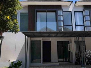 Jual rugi, dibawah harga pasaran Rumah Grand Pakuwon cluster Gladstone 2 unit. BU! (TRS)