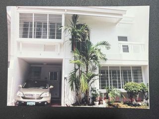 Elegant Newly Renovated Townhouse in Varsity Hills