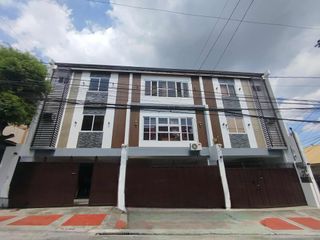 Pinyahan Quezon City For Sale Townhouse near Kalayaan Ave RG