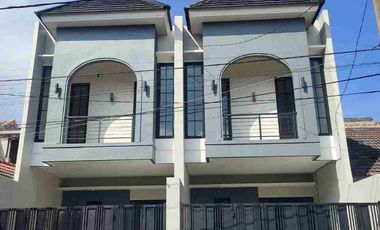 Hanya 2 Unit! Rumah 2 Lantai Nirwana Eksekutif Surabaya SHM
