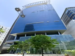 Landmark Whole-Building Commercial Property with Helipad and 30,110 sqm Floor Area in BGC, Taguig City