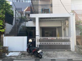 DISEWAKAN RUMAH BENHIL NYAMAN ASRI MURAH LUAS