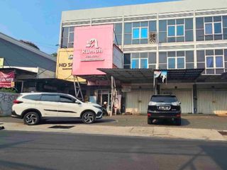 ruko murah 3 lt BU SEGERA di pinggir jalan raya sigura gura selangkah ke kampus besar, Bagus buat segala usaha dan jalan sangat ramai lingkungan kos kosan