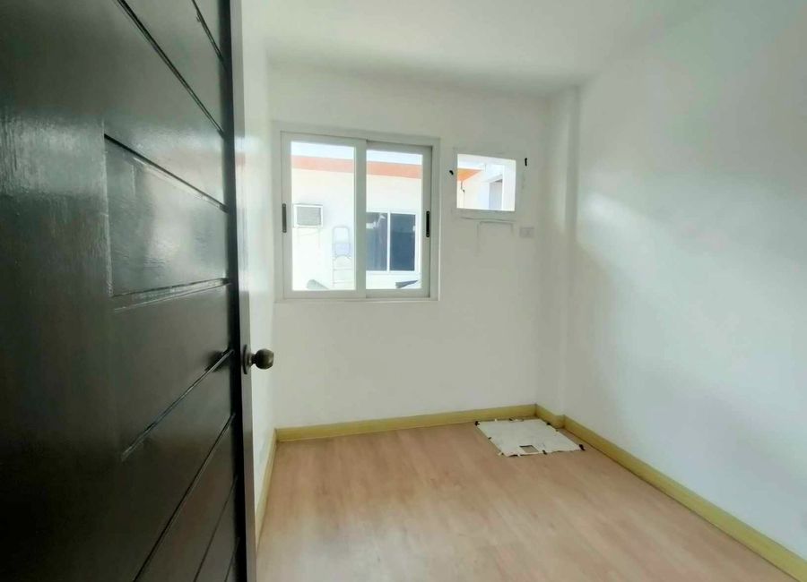 For Sale 2 Storey Preselling Townhouse in Maysilo, Malabon City. KSA ...