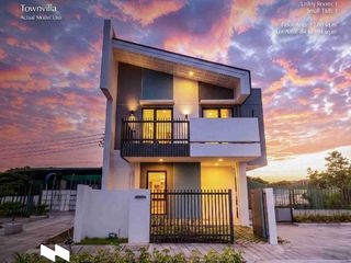 CERULEAN RESIDENCES 2 Storey Town Villa