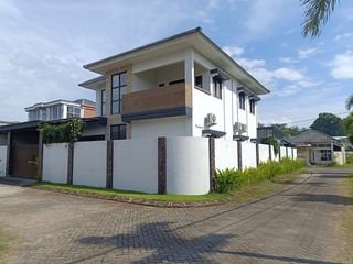 DIJUAL RUMAH NUANSA VILLA 2 LANTAI DI SANDIK VIEW SAWAH RICEFIELD