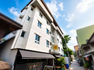 Apartment Building for Sale in Pasay City