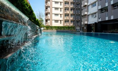 RUSH SALE 1 Bedroom with Balcony and Parking 4.7M ALL in Condo in Makati