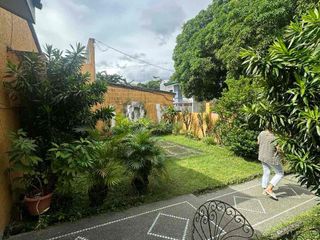 3 Bedrooms House and Lot For Sale/2 Toilets and Baths and Car Garage @ BF Homes International Las Pinas City.