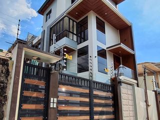 4 Bedroom Duplex Townhouse for Sale in Santa Mesa, Manila-AP