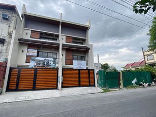 4BR Luxury Townhouse for Sale in Plainview Mandaluyong -AJCM