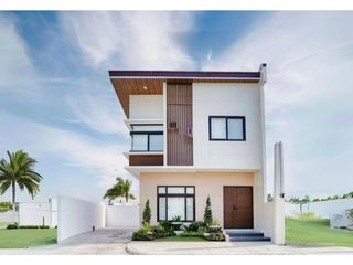 HOUSE AND TOWNHOUSES FOR SALE NEAR MINDANAO AVE, QUEZON CITY