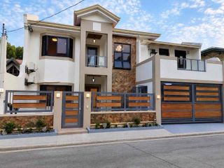 📍 Exquisite House and Lot For Sale in BF Resort, Las Piñas City
💰 SELLING PRICE: ₱22,000,000