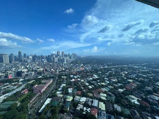 GOOD DEAL! 2BR Z-LOFT FOR SALE ONE ROCKWELL WEST WITH UNOBSTRUCTED VIEW