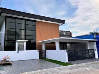 5-Bedroom House with 4-Car Garage for Sale in BF Homes Parañaque - JB
