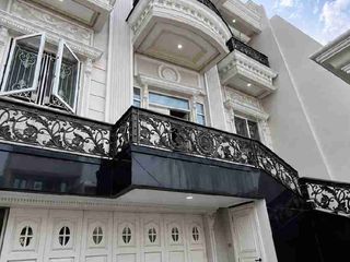 Dijual Rumah Mewah Palem Semi Lestari
