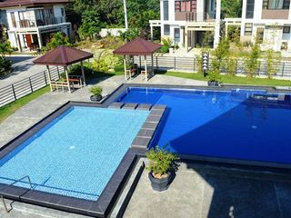 House fronting by the swimming pool in Vizkaya Subdivision, Calajo-an, Minglanilla, Cebu