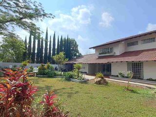 OPEN HOUSE!! Murah!! Jual Cepat Rumah Villa di Area Kota Lembang dengan View Cantik