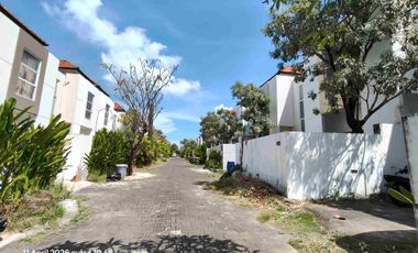 Rumah Semi Villa di Kerobokan Dekat Seminyak Bali