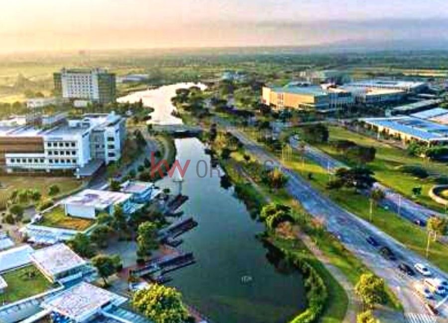 Evoliving Center Drive, Santo Domingo, Santa Rosa, Laguna