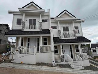 4-Bedroom House and Lot for sale Duplex unit in Tubod Minglanilla Cebu