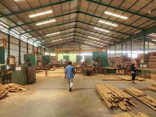 Dijual pabrik kayu plus peralatan siap beroperasi,  area Gresik