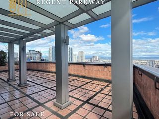 Regent Parkway Penthouse unit for Sale